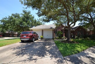 12203 Enclave Ct, Stafford, TX 77477