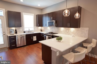 2103 Richmond Hwy, Alexandria, VA 22301