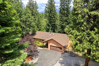848 Mac Ln, Mount Shasta, CA 96067