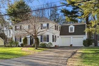 42 Northgate Rd, Wellesley Hills, MA 02481