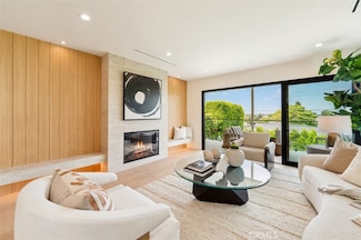 13817 Valley Vista Blvd, Sherman Oaks, CA 91423
