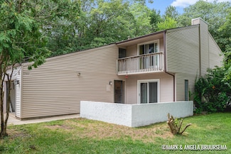 17462 Dunewood Ct Unit B, Spring Lake, MI 49456