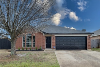 5005 Button Willow Dr, Fort Worth, TX 76123