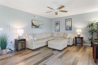 348 County Road B Unit 8, Fontana, WI 53125