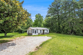 1186 Eastview Rd NE, Conyers, GA 30012