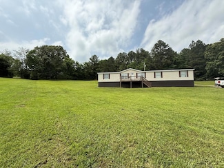 665 Seymore Rd, Paris, TN 38242