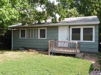 202 SE 37th St, Topeka, KS 66605