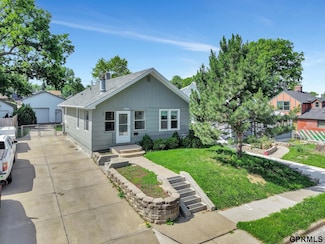 6035 Woolworth Ave, Omaha, NE 68106
