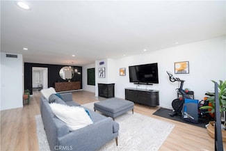 4321 Matilija Ave Unit 9, Sherman Oaks, CA 91423