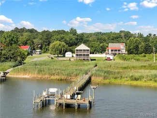 621 Fort Lowry Ln, Dunnsville, VA 22454