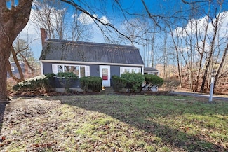 8 Autumn Ln, Walpole, MA 02081