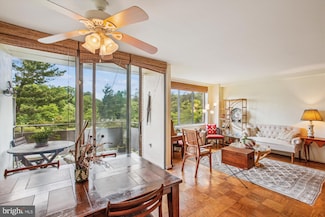 6641 Wakefield Dr Unit 309, Alexandria, VA 22307