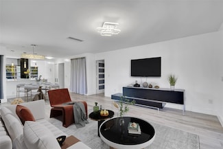 21338 Juego Cir Unit 11B, Boca Raton, FL 33433