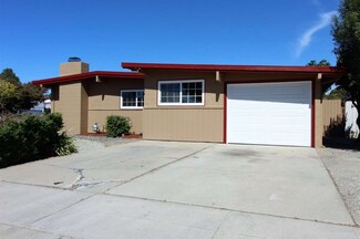 90 Gardenia Dr, Salinas, CA 93906