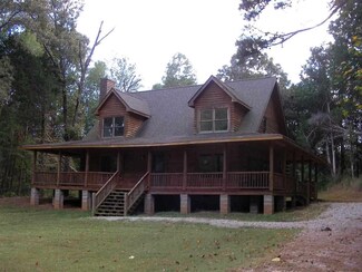 945 Fairway Dr, Saulsbury, TN 38067