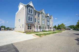 2087 Wynn Rd, University Heights, OH 44118