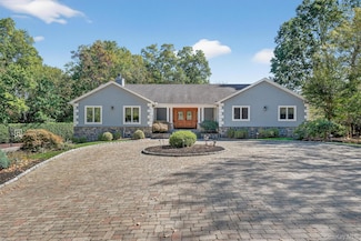 5 Stone Haven Rd, West Nyack, NY 10994