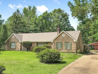 1062 Howell Dr, McComb, MS 39648