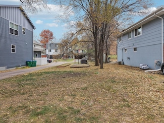 2023 Louisiana Ave S, Minneapolis, MN 55426