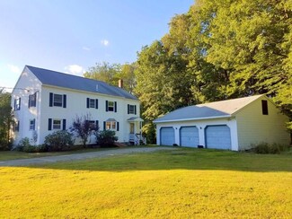 439 Cape Cod Hill Rd, New Sharon, ME 04955