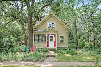 1718 Taylor Ave W, Saint Paul, MN 55104