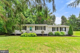 9727 Crest Hill Rd, Marshall, VA 20115