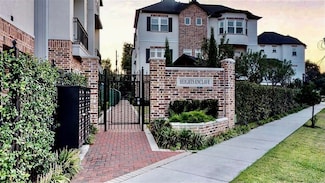 1013 E 28th St, Houston, TX 77009