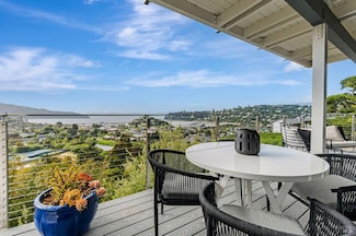 5 Corinthian Ct Unit 11, Belvedere Tiburon, CA 94920