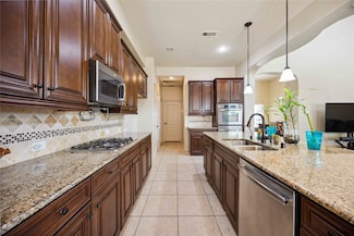 2210 Pearl Bay Ct, Pearland, TX 77584