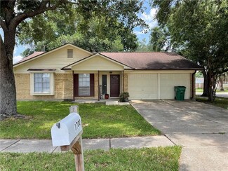 1700 Stall Dr, Harvey, LA 70058