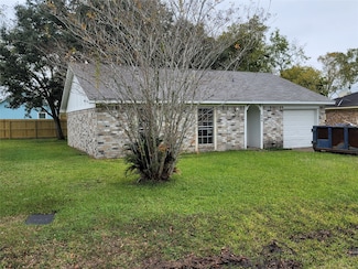 434 Long St, West Columbia, TX 77486