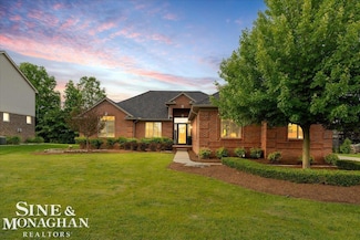 1319 S River Pointe Ln, Saint Clair, MI 48079