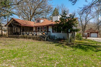 23 Deerpath Rd, Deer Park, IL 60010