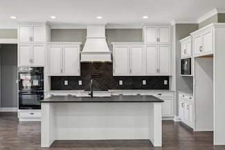 10015 Charleston Dr, Lyles, TN 37098