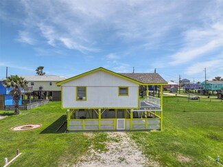 611 Fort Velasco Dr, Freeport, TX 77541