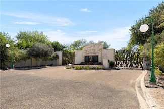 1514 Woods Dr, Mission, TX 78572