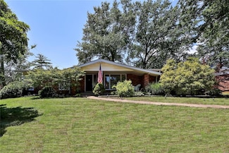 355 Meadowbrook Dr, Ballwin, MO 63011