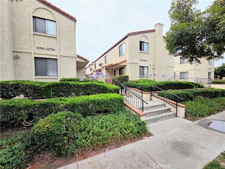 11764 206th St Unit 22, Lakewood, CA 90715