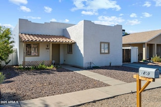 1409 E Apollo Rd, Phoenix, AZ 85042