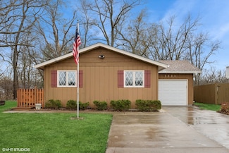 1111 Main Street Rd, Spring Grove, IL 60081