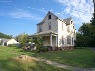 1102 Porter St, Helena, AR 72342