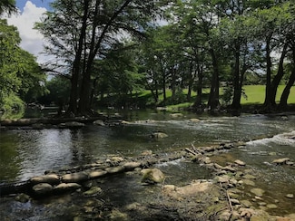 730 E Mather St, New Braunfels, TX 78130