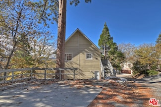 28665 Zion Dr, Lake Arrowhead, CA 92352