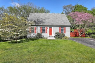 2 Central Ct, Warren, RI 02885