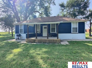 902 Louie Ln, Yutan, NE 68073