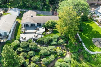 2925 Lake Shore Dr, Long Beach, IN 46360