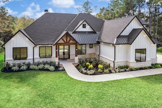 26500 Maverick Ln, Waller, TX 77484