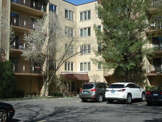 6430 W Belle Plaine Ave Unit 303, Chicago, IL 60634