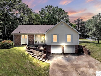 1305 S 8th St, Clinton, MO 64735