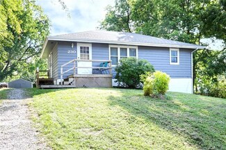 230 N 3rd St, Carlisle, IA 50047
